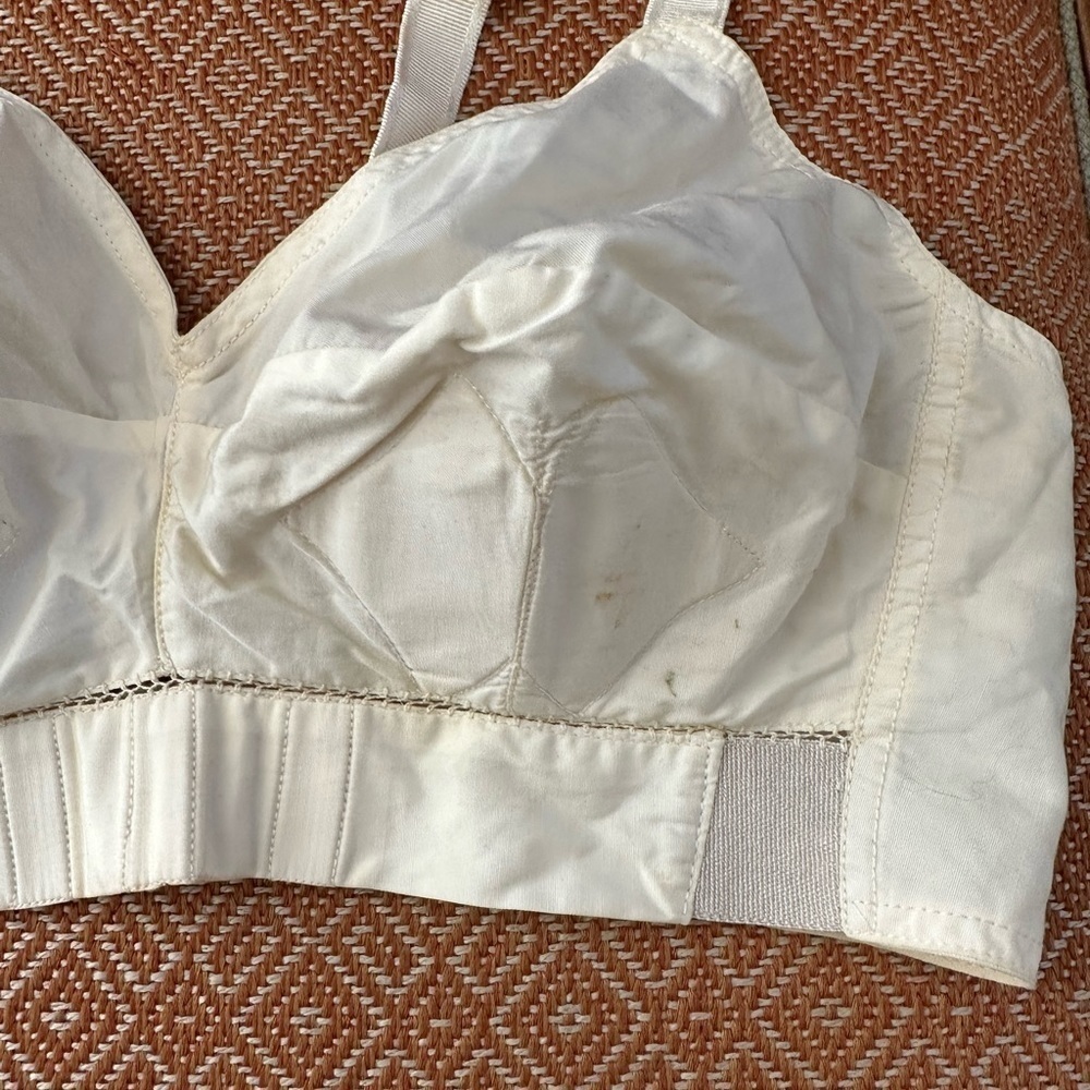 Iconic Bullet Bra GOTHIC & CORTEX Vintage 50’s Pointy “Bullet” Bra - Picture 11 of 16